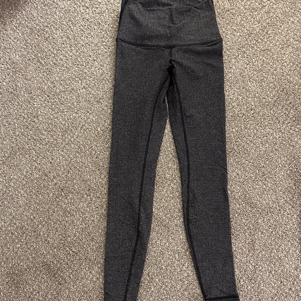 Lululemon wunder under thermals size 4